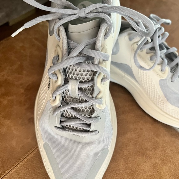 Lululemon women’s athletic tennis shoes - Picture 4 of 7